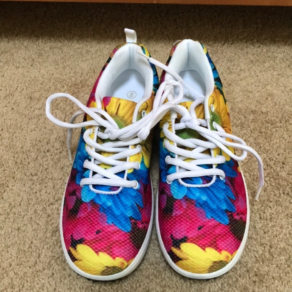 NWOB! For U designs women’s 40 floral sneakers